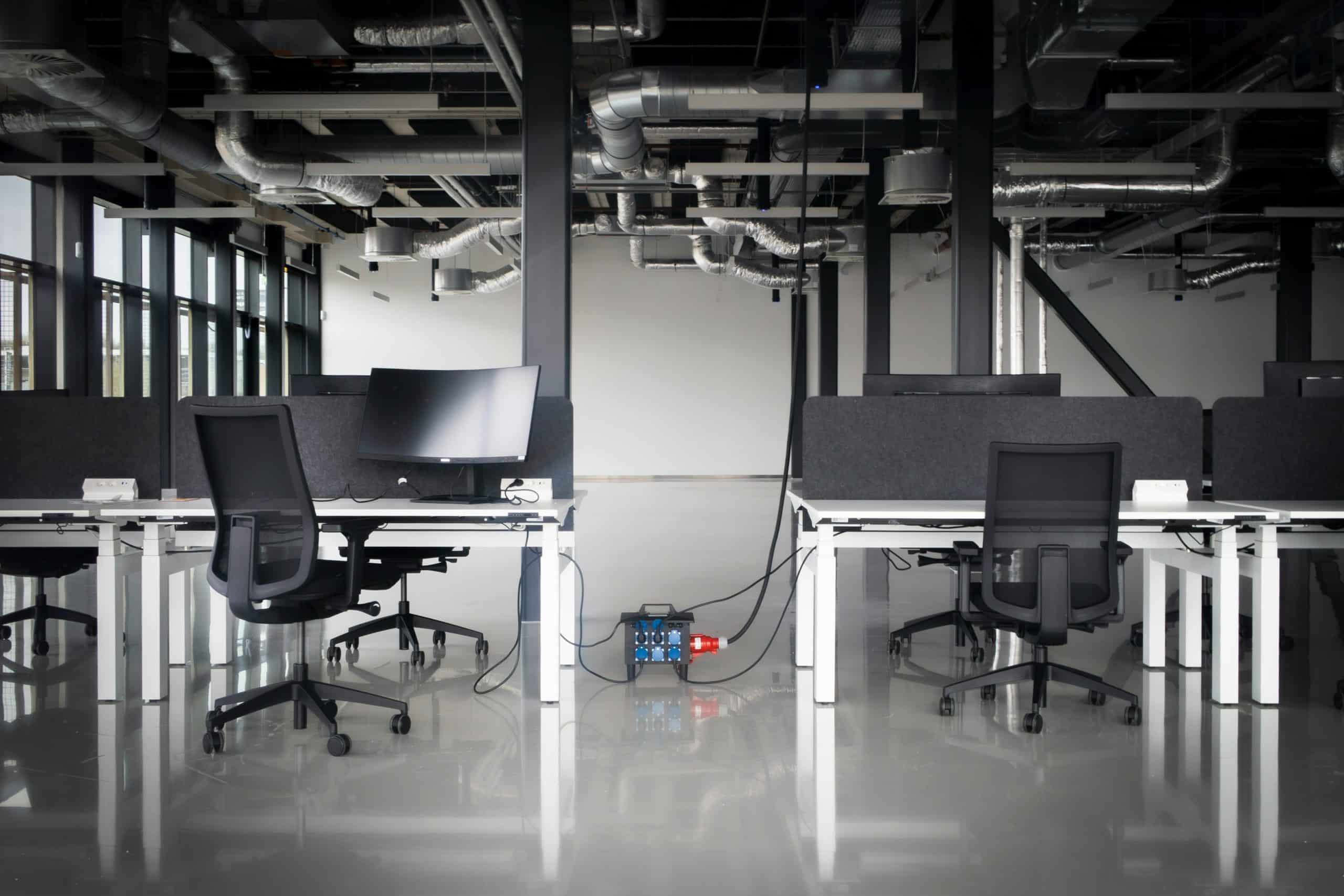 bureaux vides identiques open space - compétences situationnelles recrutement intérêt professionnel